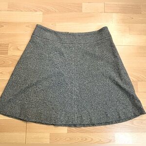 Ann Taylor Loft winter gray mini skirt🌺 5 for $30
